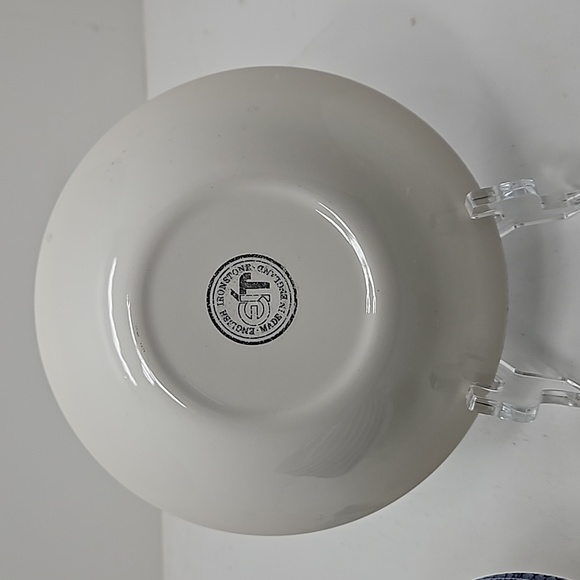 EIT English Ironstone 6 1/2 in. Blue Willow Bowl - Picture 3 of 3